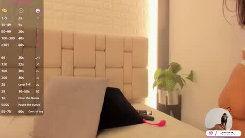Snapshot of caro_martinezz chatting on September 2025 11:32:02 AM online show from September 2025 11:32:02 AM