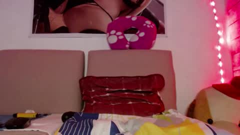 Snapshot of caro_milf_ chatting on December 2024 08:29:01 AM Caro milf online show from December 2024 08:29:01 AM