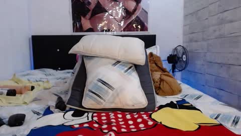 Snapshot of caro_milf_ chatting on February 2025 06:40:01 AM Caro milf online show from February 2025 06:40:01 AM