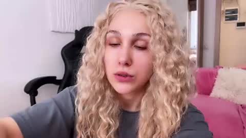 carol_may_ online show from June 2026 05:31:02 AM