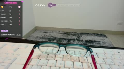 Snapshot of carolblonde chatting on February 2025 05:49:02 AM Char online show from February 2025 05:49:02 AM