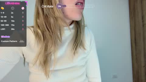 Snapshot of carolblonde chatting on February 2025 08:50:01 AM Char online show from February 2025 08:50:01 AM
