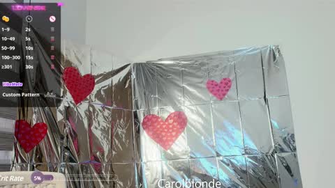 Snapshot of carolblonde chatting on February 2025 06:10:02 AM Char online show from February 2025 06:10:02 AM