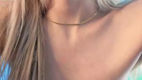 Snapshot of carolblonde chatting on March 2026 11:23:01 PM Char online show from March 2026 11:23:01 PM