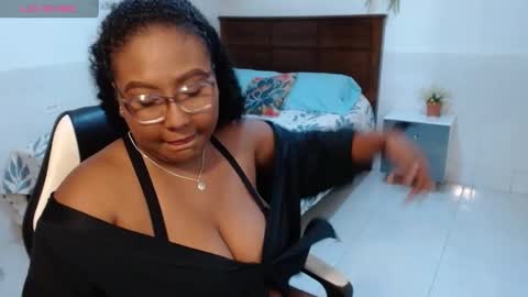 Snapshot of caroldelatorre chatting on September 2025 06:11:02 PM Carol de la torre online show from September 2025 06:11:02 PM