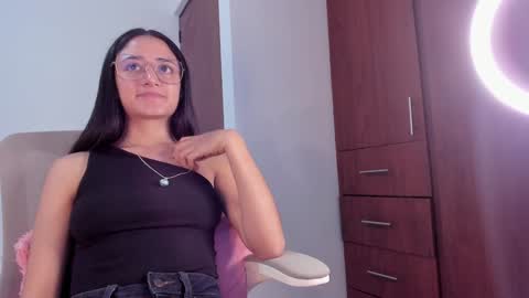 Snapshot of caroliine__ chatting on December 2024 08:07:02 PM Caroline online show from December 2024 08:07:02 PM
