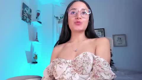 Snapshot of caroliine__ chatting on February 2025 03:18:01 AM Caroline online show from February 2025 03:18:01 AM