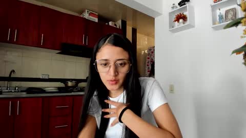 Snapshot of caroliine__ chatting on February 2025 06:42:02 PM Caroline online show from February 2025 06:42:02 PM