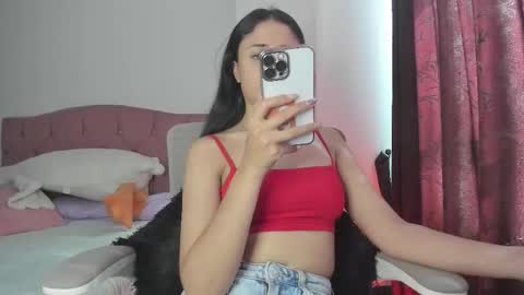 Caroline online show from December 2025 07:30:02 PM