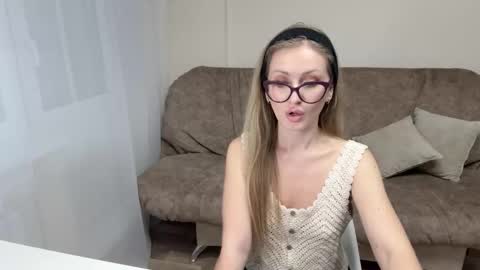 Snapshot of carolin_rogers chatting on November 2025 10:10:02 AM Carolin online show from November 2025 10:10:02 AM