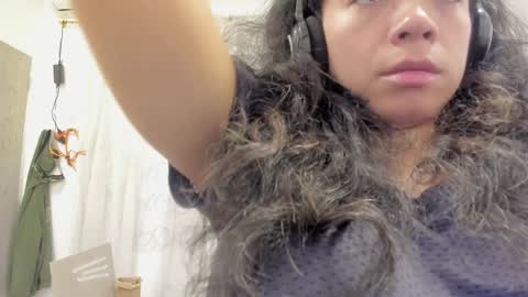 Snapshot of carolina_gaita chatting on January 2025 11:10:01 AM carolina_gaita online show from January 2025 11:10:01 AM