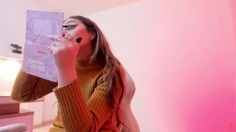 Carolina online show from November 2025 01:11:01 PM