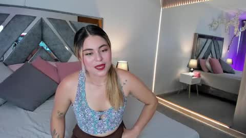 carolina_torres25 online show from April 2026 01:56:02 PM