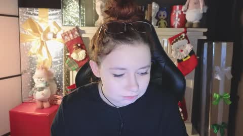 Snapshot of carolina_winter chatting on December 2024 05:40:02 AM Mira online show from December 2024 05:40:02 AM