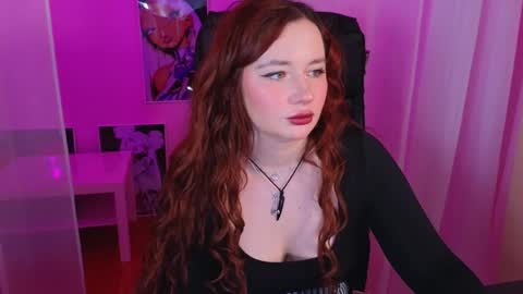 Snapshot of carolina_winter chatting on December 2024 11:00:01 AM Mira online show from December 2024 11:00:01 AM