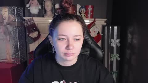 Snapshot of carolina_winter chatting on December 2024 05:26:01 AM Mira online show from December 2024 05:26:01 AM
