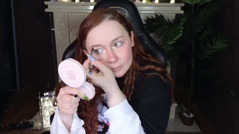 Snapshot of carolina_winter chatting on February 2025 05:51:01 AM Mira online show from February 2025 05:51:01 AM