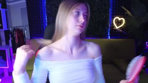 Snapshot of carolinaares chatting on December 2024 01:07:01 AM Carolina online show from December 2024 01:07:01 AM