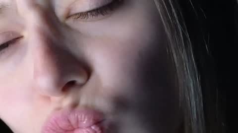 Snapshot of carolinaares chatting on December 2024 11:40:01 AM Carolina online show from December 2024 11:40:01 AM