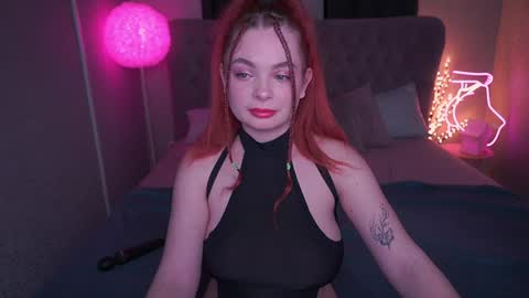 Snapshot of carolinadia chatting on January 2025 08:43:01 PM carolinadia online show from January 2025 08:43:01 PM