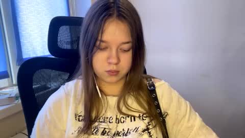 carolindueno online show from March 2026 09:25:02 AM