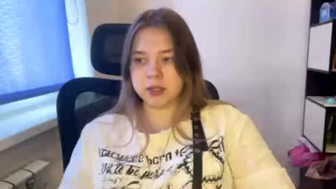 carolindueno online show from March 2026 07:42:01 AM