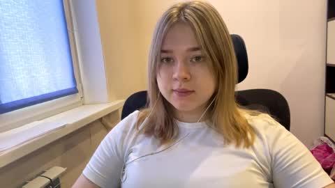 carolindueno online show from April 2026 09:17:01 AM