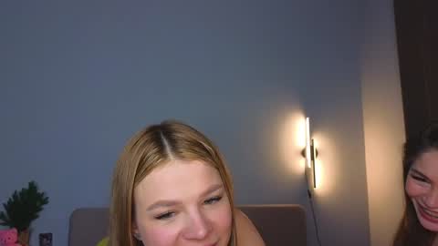 Snapshot of caroline_brown0 chatting on December 2024 02:47:02 AM Caroline online show from December 2024 02:47:02 AM