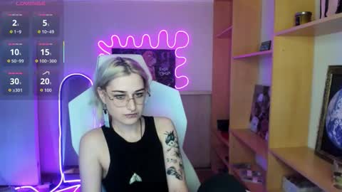 Caroline online show from October 2025 03:28:02 AM