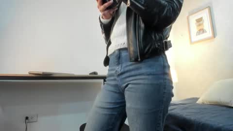  Caroline  online show from February 2026 10:41:02 AM