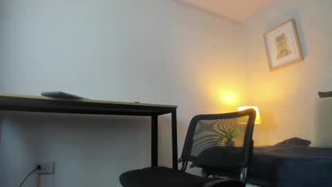  Caroline  online show from April 2026 11:16:02 AM