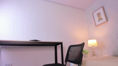  Caroline  online show from May 2026 11:27:01 AM