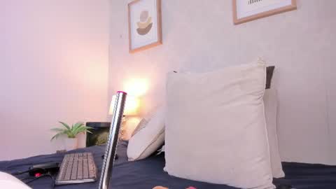  Caroline  online show from June 2026 11:34:01 AM