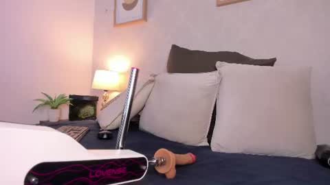  Caroline  online show from June 2026 11:36:02 AM