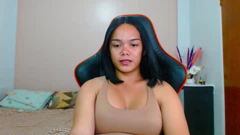 Snapshot of caroline_east chatting on March 2025 03:41:01 PM caroline_east online show from March 2025 03:41:01 PM
