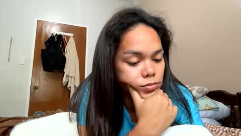 caroline_east online show from February 2026 06:48:02 AM