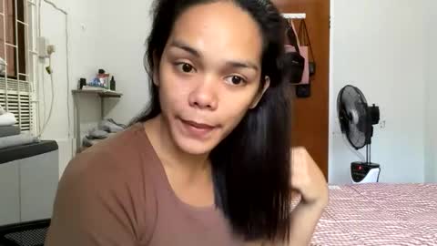 Snapshot of caroline_east chatting on March 2026 07:36:01 AM caroline_east online show from March 2026 07:36:01 AM