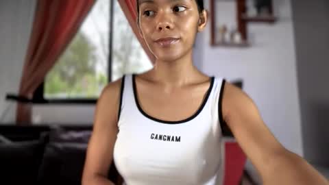 caroline_east online show from May 2026 11:01:04 PM