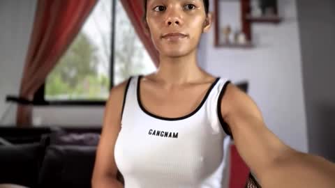 caroline_east online show from May 2026 11:12:03 PM