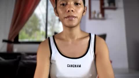 caroline_east online show from May 2026 11:56:01 PM