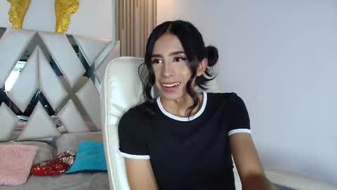 caroline_foster1 online show from September 2025 10:37:02 PM