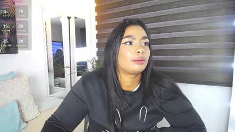 C A R O L I N E online show from February 2025 12:22:02 PM