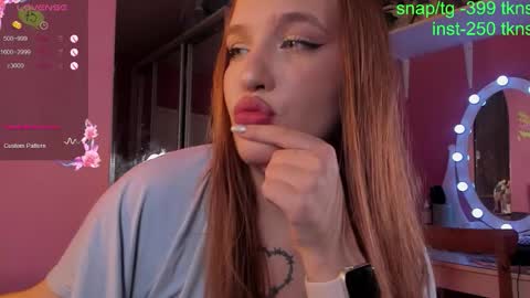 Caro online show from November 2025 08:41:02 PM