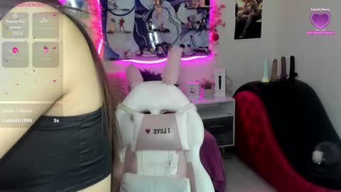 Caroline Lenox online show from December 2024 02:33:01 PM