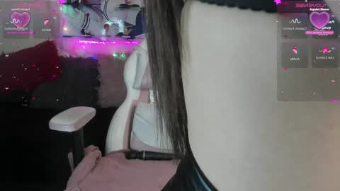 Caroline Lenox online show from January 2025 06:59:01 AM