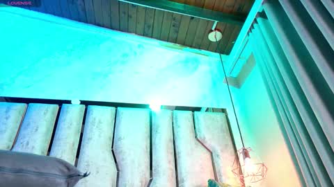 Carolina online show from December 2025 04:19:01 AM