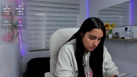 caroline_rodriguez_9 online show from April 2026 04:45:02 PM