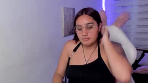 caroline_rodriguez_9 online show from June 2026 06:50:01 PM