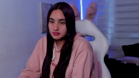 caroline_rodriguez_9 online show from June 2026 07:06:02 PM