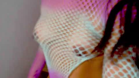 CAROLINES SMITH online show from March 2026 12:53:01 PM